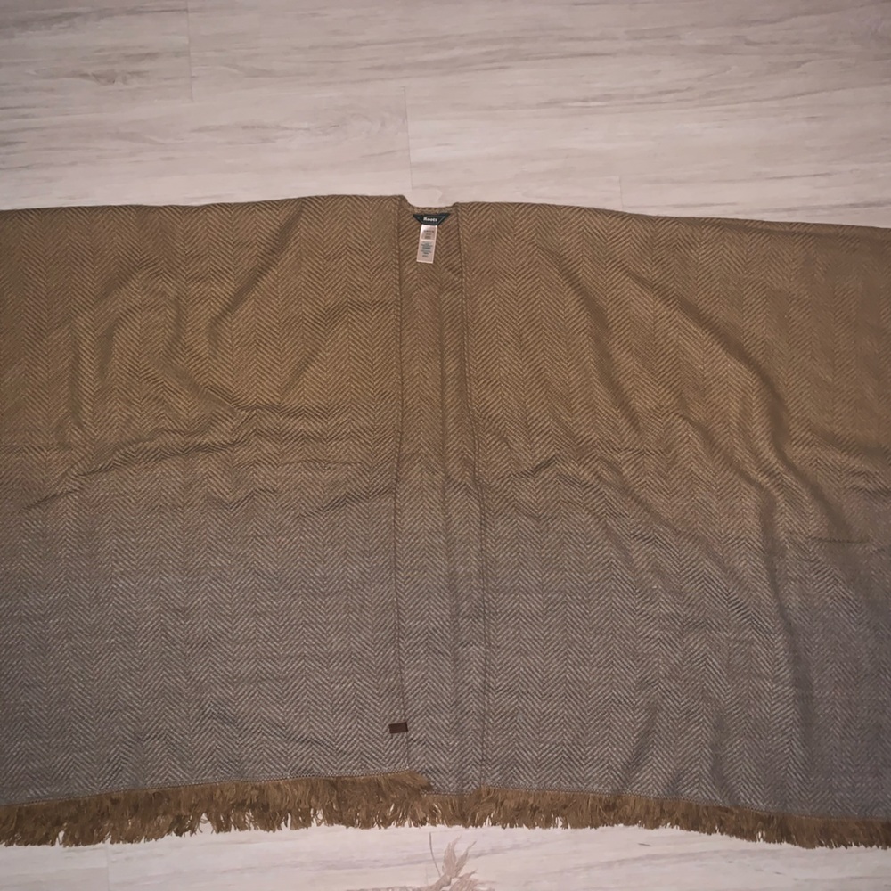 Roots shall/ scarf cover